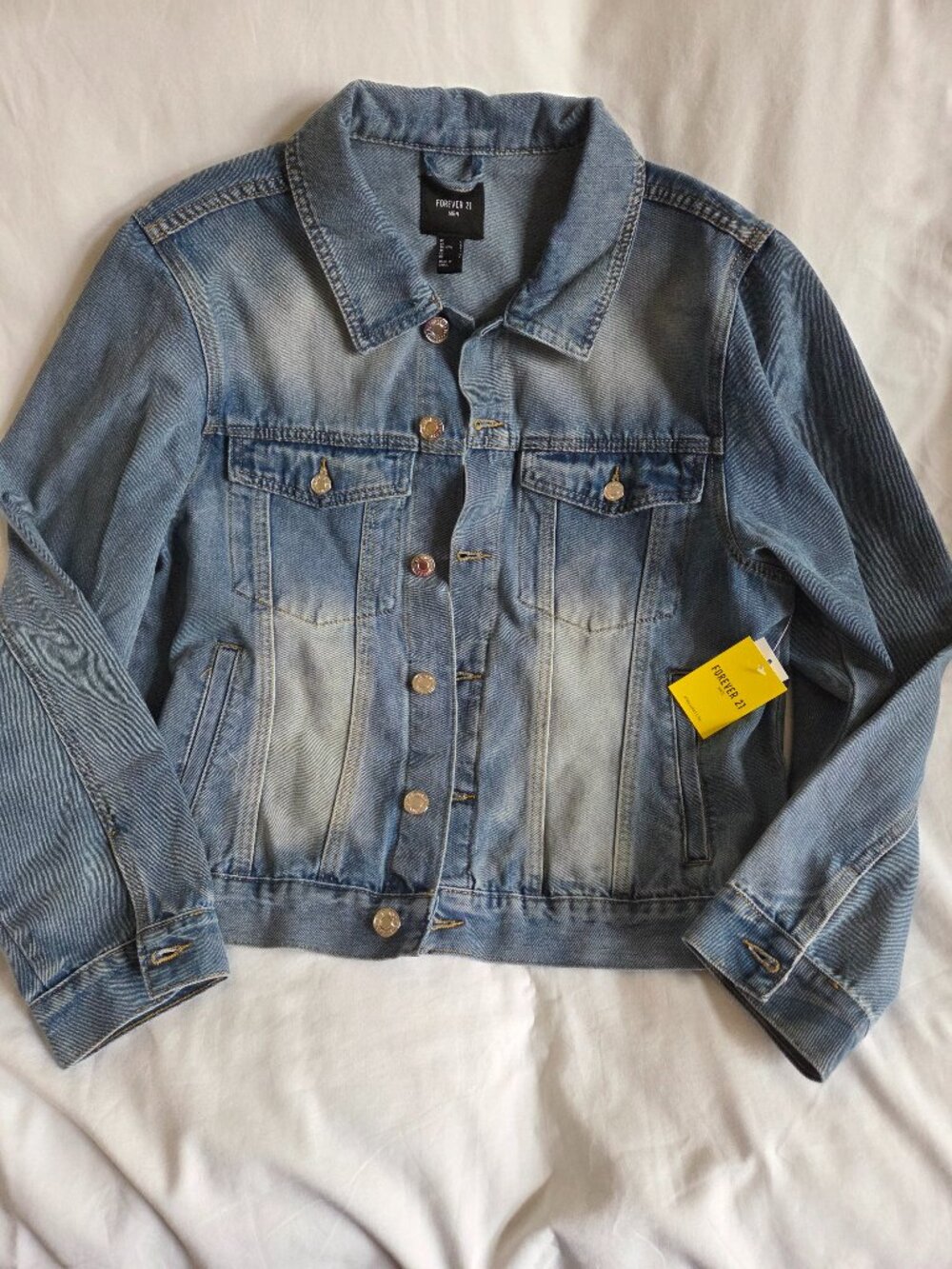 NWT Forever 21 Men's Light Wash Denim Trucker Jacket - Faded Vintage SIZE LARGE